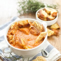 Roasted Garlic and Tomato Soup