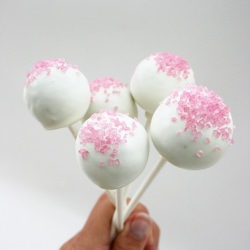 Pink Velvet Cake Lollipops