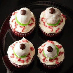 Spooky Eyeball Cupcakes