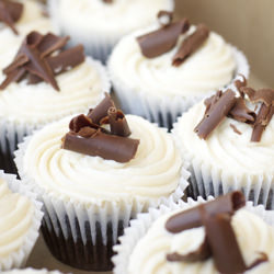 Elegant Black and White Cupcakes