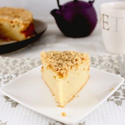 Apple Sponge Cake w/ Streusel