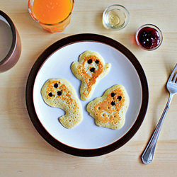 Halloween Ghost Pancakes