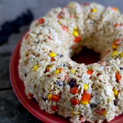 Halloween Rice Krispies Cake