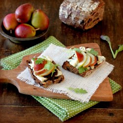 Pear and Blue Cheese Bruschetta