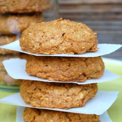 Vegan Pumpkin Oatmeal Cookies