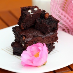 Chocolate & Macadamia Nut Brownies