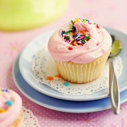 Classic Bakery-Style Cupcakes