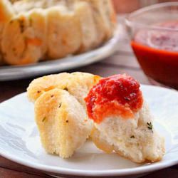 Garlic Parmesan Pull-Apart Bread