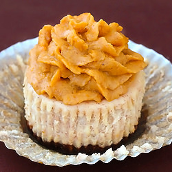 Cinnamon Cheesecake with Pumpkin Pie Frosting