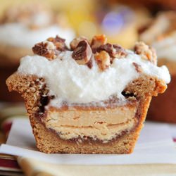 Frosted Candy Bar Stuffed Cupcakes