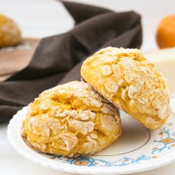 Pumpkin Parmesan Bread Rolls