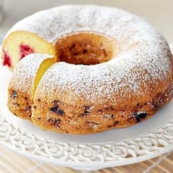 Cake with Raspberries