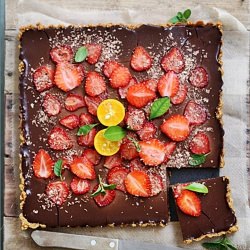 Eggless Chocolate Strawberry Tart