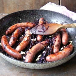 Longaniza Con Miel y Piñones