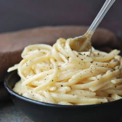 Quick Pasta w/ Cream and Garlic
