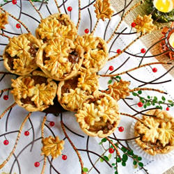 Mini Caramel Apple and Pecan Pies