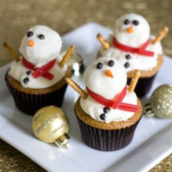 Snowman Gingerbread Cupcakes