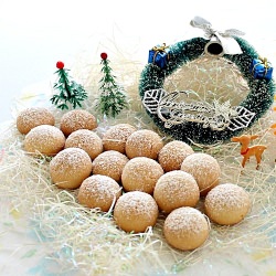 Christmas Snowball Cookies