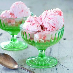 Easy Peppermint Stick Ice Cream