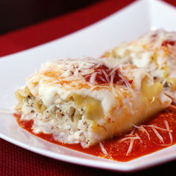 Chicken Pesto Lasagna Roll-Ups