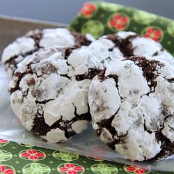 Chewy Chocolate Crinkle Cookies