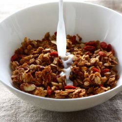 Vanilla Goji Berry Granola