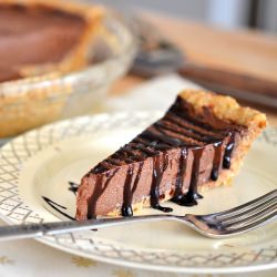 Raw Chocolate Mousse Pie