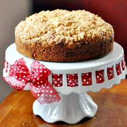 Cinnamon Crumble Apple Cake
