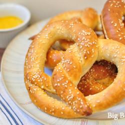 Easy Bavarian Pretzels