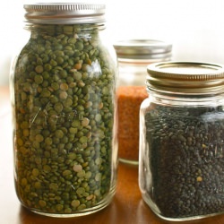 9 Foods to Stock in Your Pantry