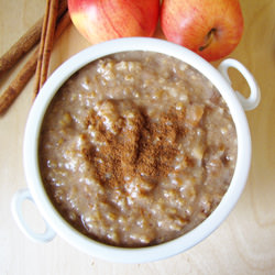 Apple Cinnamon Oatmeal