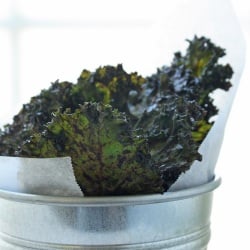 Sriracha Kale Chips