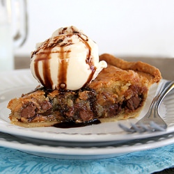 Peanut Butter Chocolate Cookie Pie