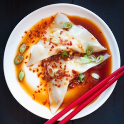 Shrimp Wontons with Spicy Sauce