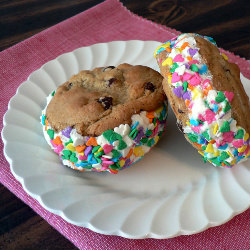 Cookie Ice Cream Sandwhich