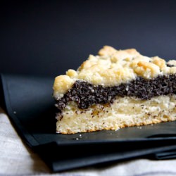 German Poppyseed Crumble Cake