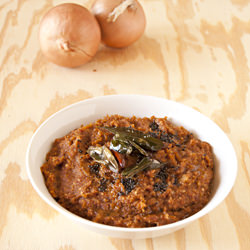 Vengaya Thogayal (Onion Chutney)