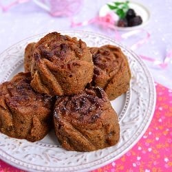 Dates and Flaxseed Cake
