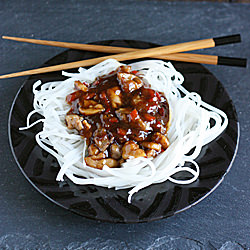 Thai Chicken w/ Rice Noodles