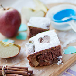Sponge Cake with Apples