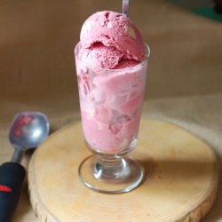 Berry Crumble Ice Cream