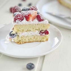 Berry Sponge Cake