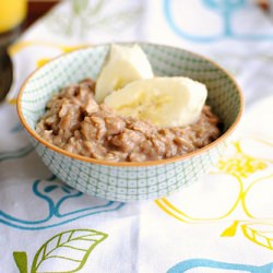 Nutella Oatmeal with Sliced Bananas