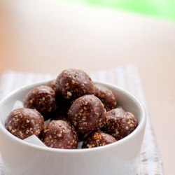 Peanuts & Dates Energy Balls (GF)