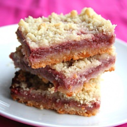 Strawberry Rhubarb Crumb Bars