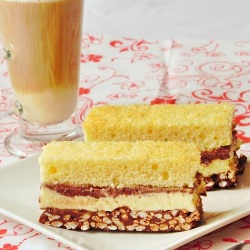 Chocolate Cake with Rice Leaf