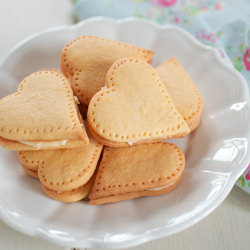 Custard Cream Hearts