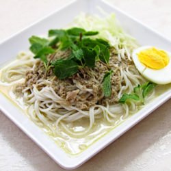 Thai Noodle with Tuna Curry Sauce