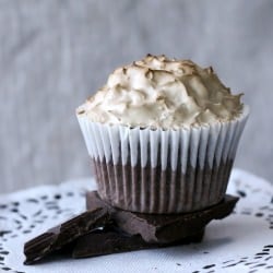 Mocha Meringue Cupcakes