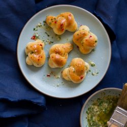Spicy Garlic Knots